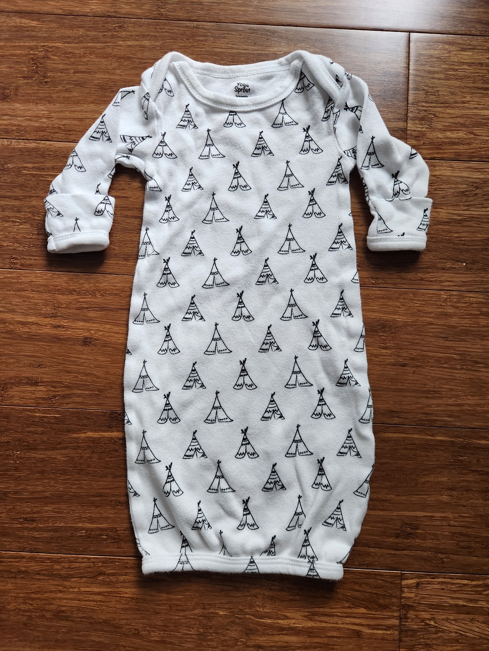 Yoga Sprout White Teepee Print Baby Sleep Gown In Long Sleeve, Preemie